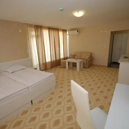 Hotel Stela מלון נסבר